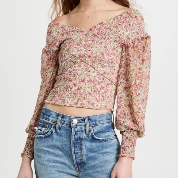 BB Dakota: Smock Factor Top - Picture 5 of 7